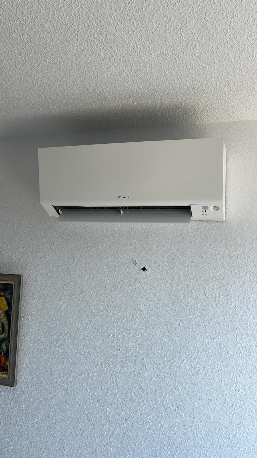 Canalización y acabados de instalación de aire acondicionado en Tenerife